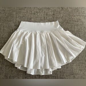 Offline By Aerie Size M Tennis Golf Skirt Pleated Skort Short Pull On, white